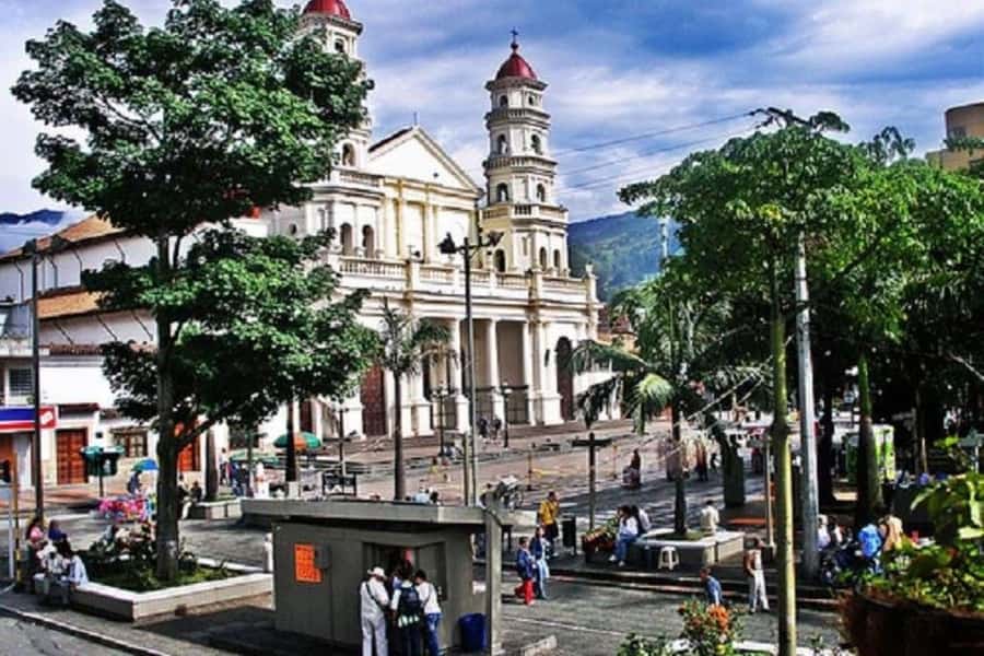 4-Hour Medellin, Envigado & Sabaneta Three County Tour - Guide quality and the human side of the tour