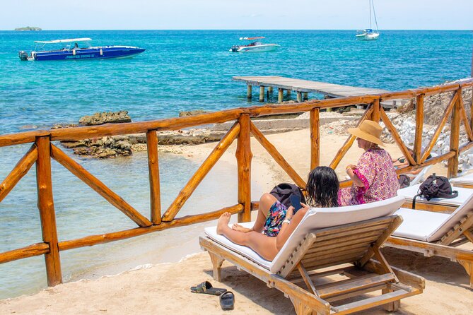 5-Island Speedboat Tour in Cartagena and the Rosario Islands - The optional plankton trip after sunset