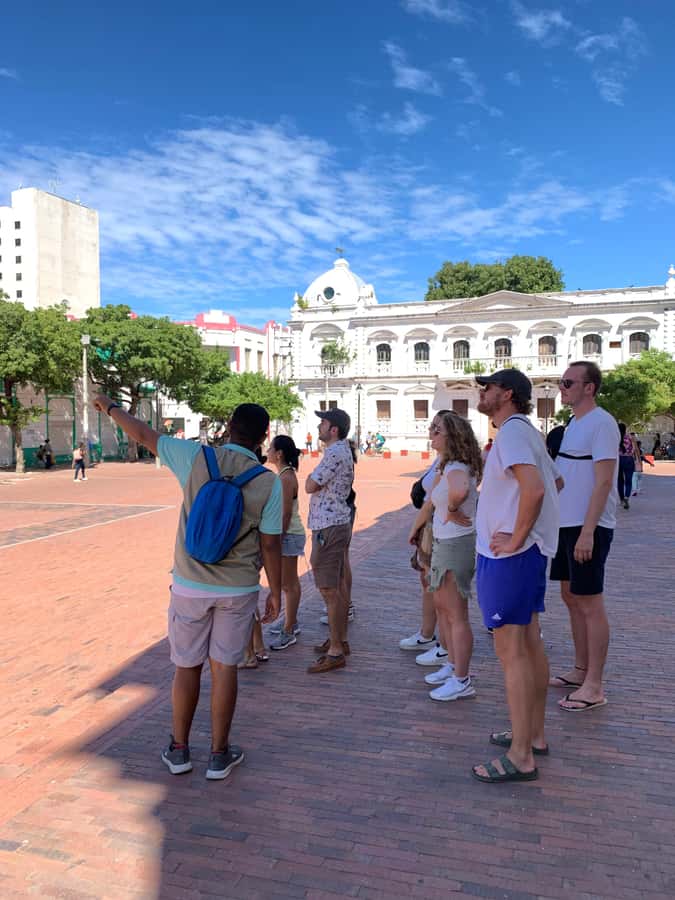 A Pearl In The Caribbean-walking tour in English - Finishing with Caribbean fruit and a natural juice