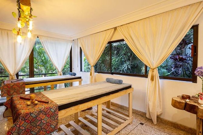 Akzara Spa Hindu Ritual 3H - The full massage includes volcanic stones