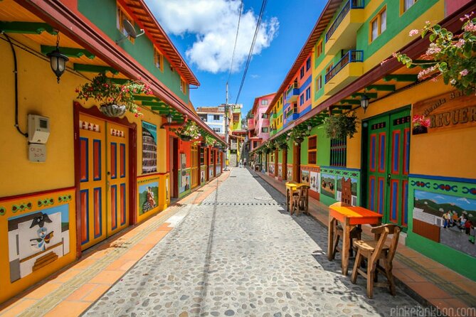 Amazing Private Guatape Tour + Boat Ride + Helicopter & Rock - What the $305.99 price really covers