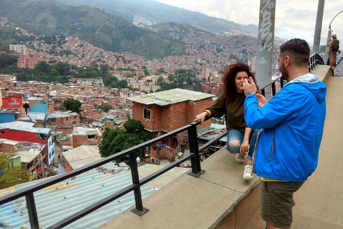Best Full Day Private Medellin City Tour and Botero´s Plaza - Comuna 13 and its outdoor escalators