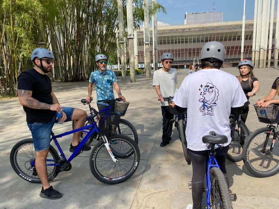 Bike Tour Medellin with Snacks and Local Beer - Why a bicycle is a smart way to meet Medellín