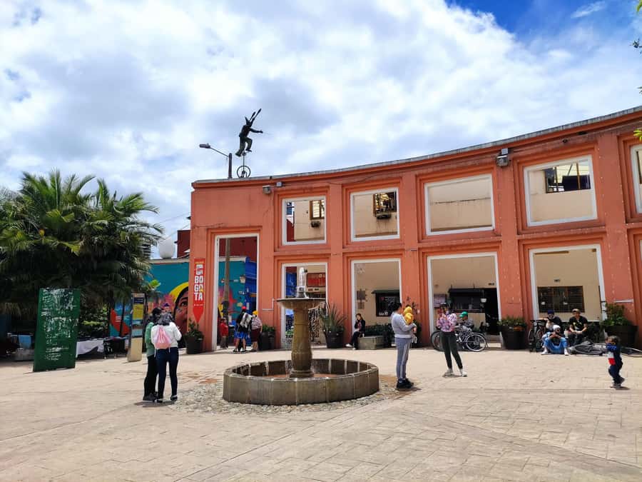 Bogotá: Candelaria Tour with Cacao and Coffee Workshop - Why this La Candelaria and coffee pairing works