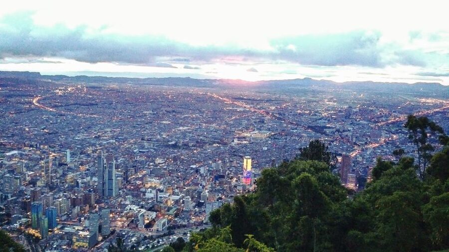 Bogota: Downtown City and Monserrate Hill Private Tour - A private format with hotel pickup