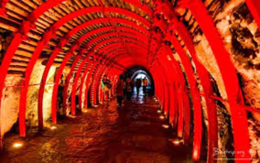 BOGOTA: From the Clouds to the Earth, Tour to Monserrate and the Salt Cathedral - The pace, group format, and guide service