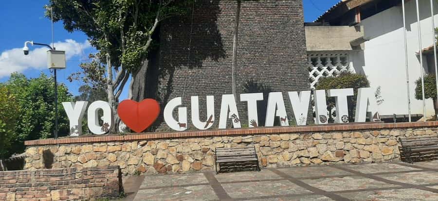Bogota: Guatavita and Salt Cathedral Daily Group Tour - Who should book this excursion?