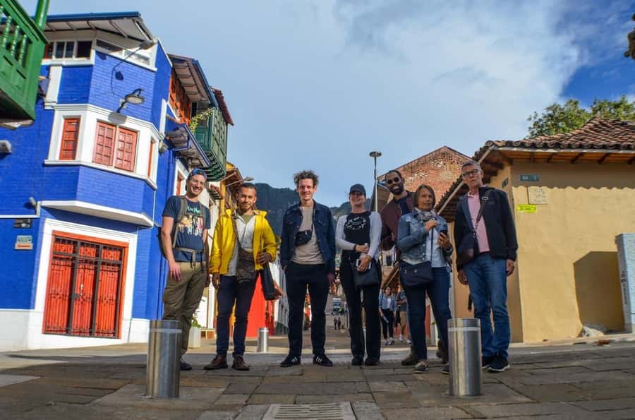Bogotá: Guided La Candelaria Walking Tour - La Concordia market and Colombian fruit