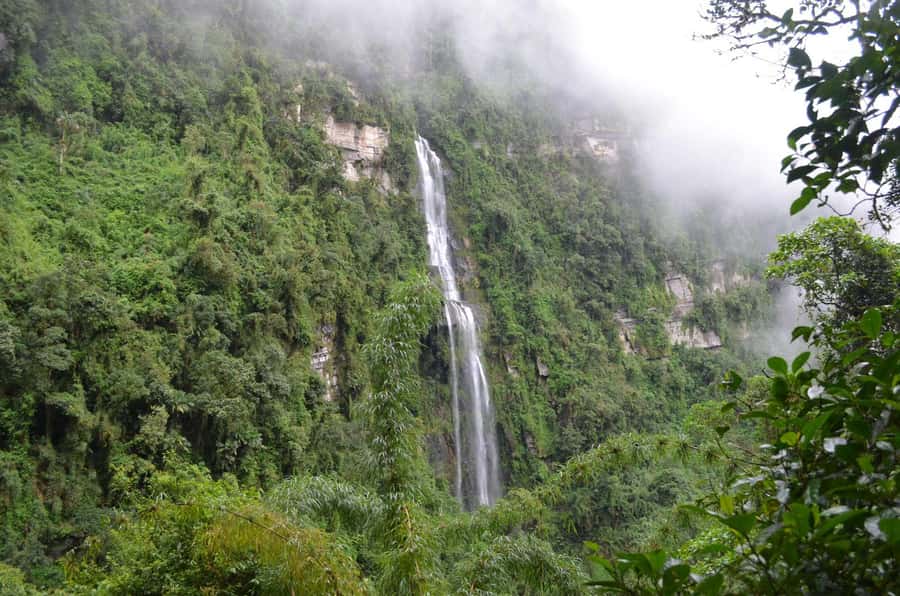 Bogota: Hike to La Chorrera Waterfall, El Chiflón and Guadalupe Hill - From Bogotá streets to the Eastern Cordillera