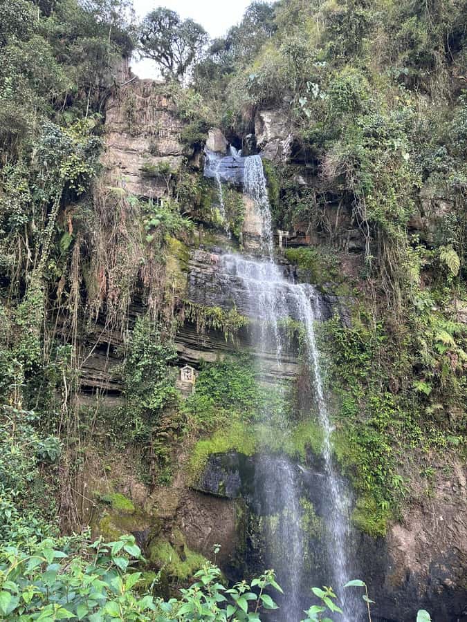 Bogota: Hike to La Chorrera Waterfall, El Chiflón and Guadalupe Hill - The longer walk to 590-meter La Chorrera