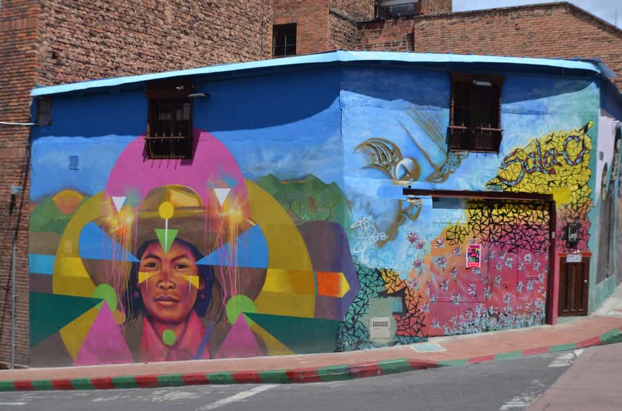 Bogotá: La Candelaria Graffiti & Urban Art Guided Tour - What makes this Bogotá art walk worth your time