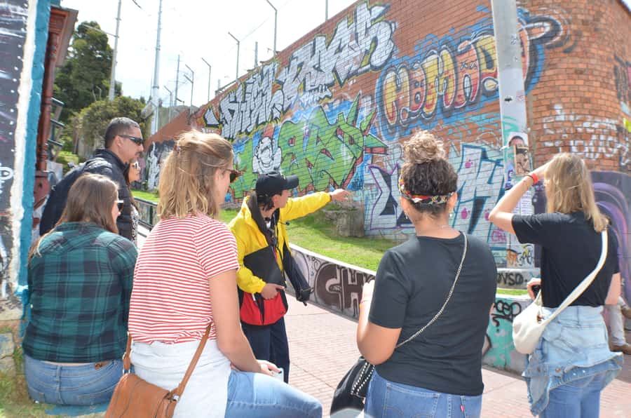 Bogotá: La Candelaria Graffiti & Urban Art Guided Tour - Reading Bogotá through its painted walls
