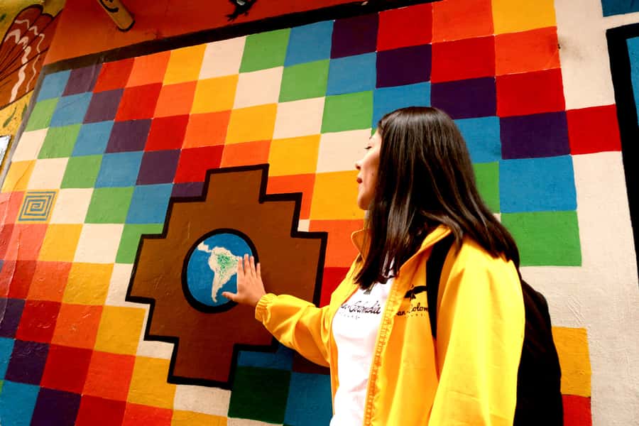 Bogotá: La Candelaria Graffiti & Urban Art Guided Tour - Starting at Chorro de Quevedo