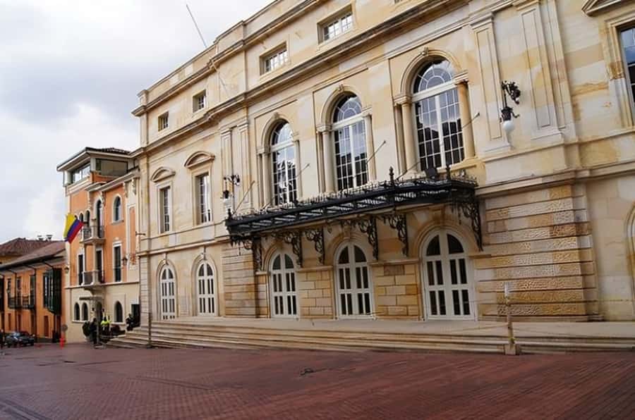 Bogota : Must-See Sites Walking Tour With a Guide - Starting at Chorro de Quevedo Square