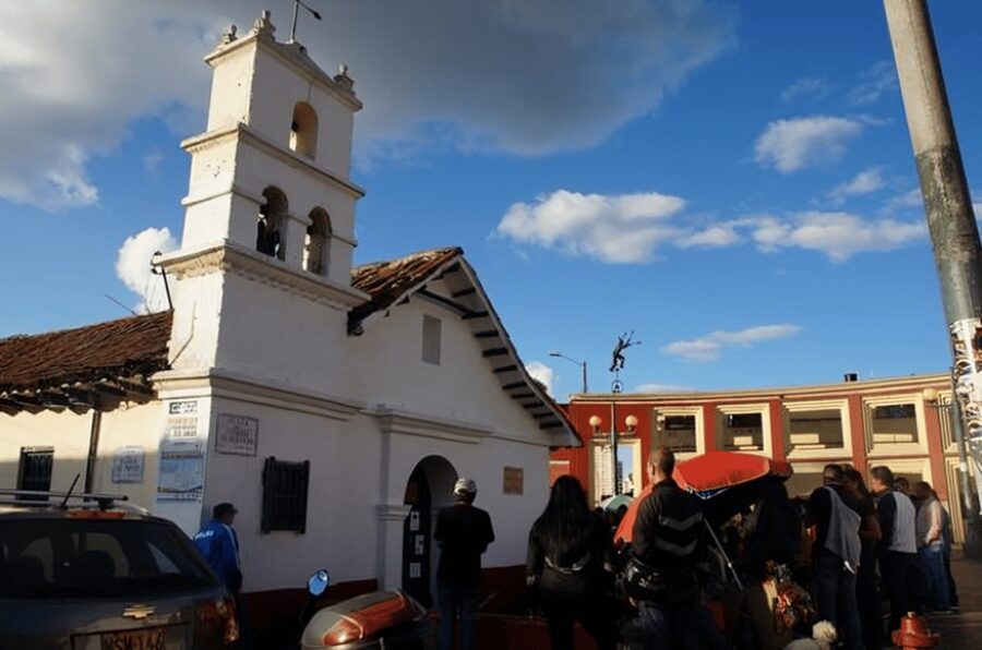 Bogota : Must-See Sites Walking Tour With a Guide - Who Will Get the Most From This Walk