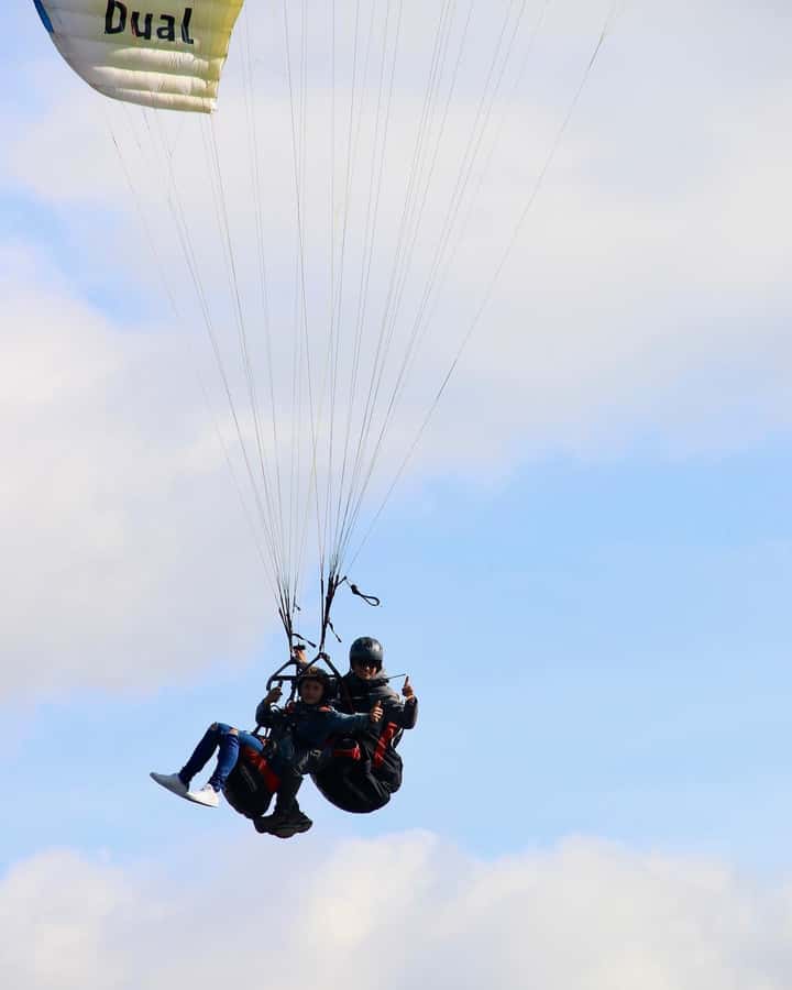 Bogota: Paragliding activity in La Calera with transfers - The landing and the ride back to Bogota