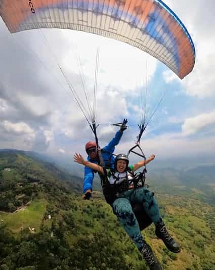 Bogota: Paragliding Flight Ticket in Guatavita - Who should book this flight