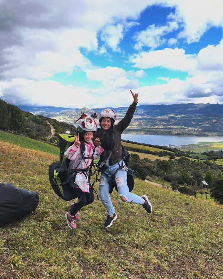 Bogota: Paragliding Flight Ticket in Guatavita - Meeting the pilot and preparing to fly