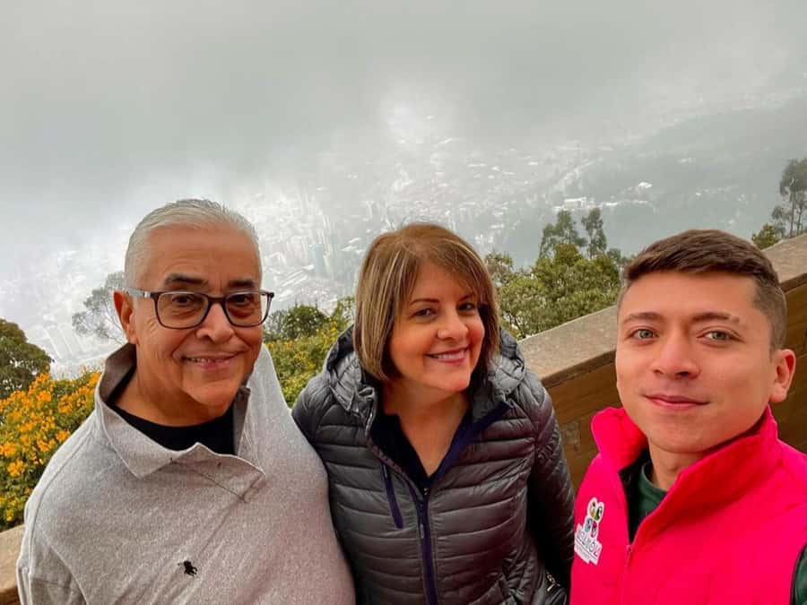 Bogotá: Private City Tour, Monserrate, Emerald and Botero - Monserrate gives you Bogotá at a glance
