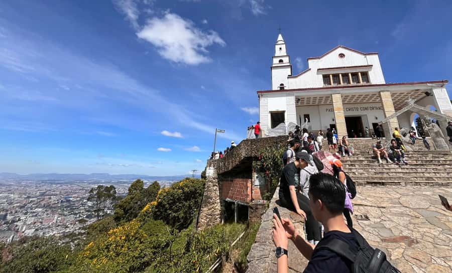 Bogota: Private Tour to Monserrate and Guadalupe - Why these two hills make a good Bogotá pairing