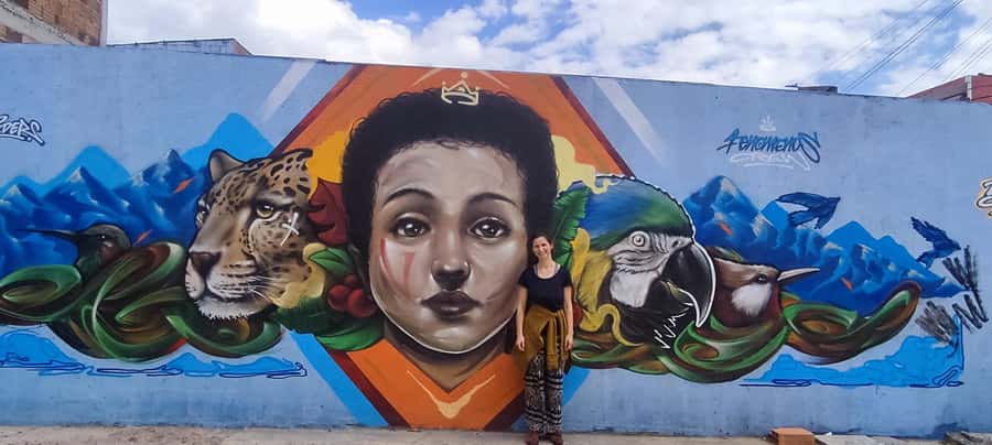 Bogotá´s Barrios: El Paraíso Favela Tour with Cable Car - Transport, group size, and the real time commitment