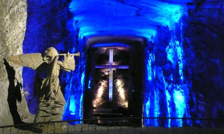 Bogotá: Salt Cathedral and Andrés Carne de res tour! - The temperature, walking, and access questions
