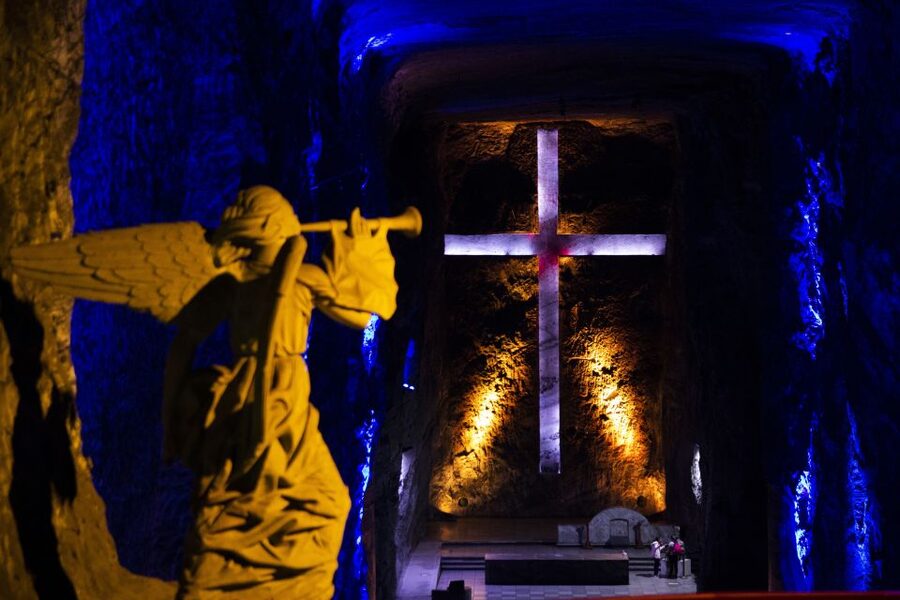 Bogotá: Salt Cathedral Private Tour with Entry Ticket Basic - Key points to know before booking