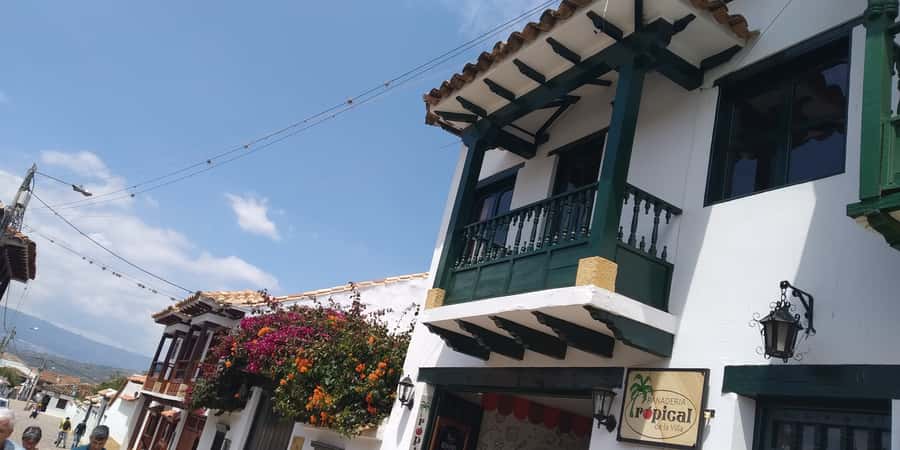 Bogotá: Villa de Leyva Full-Day Tour with Meals - Pozos Azules brings in color and open space