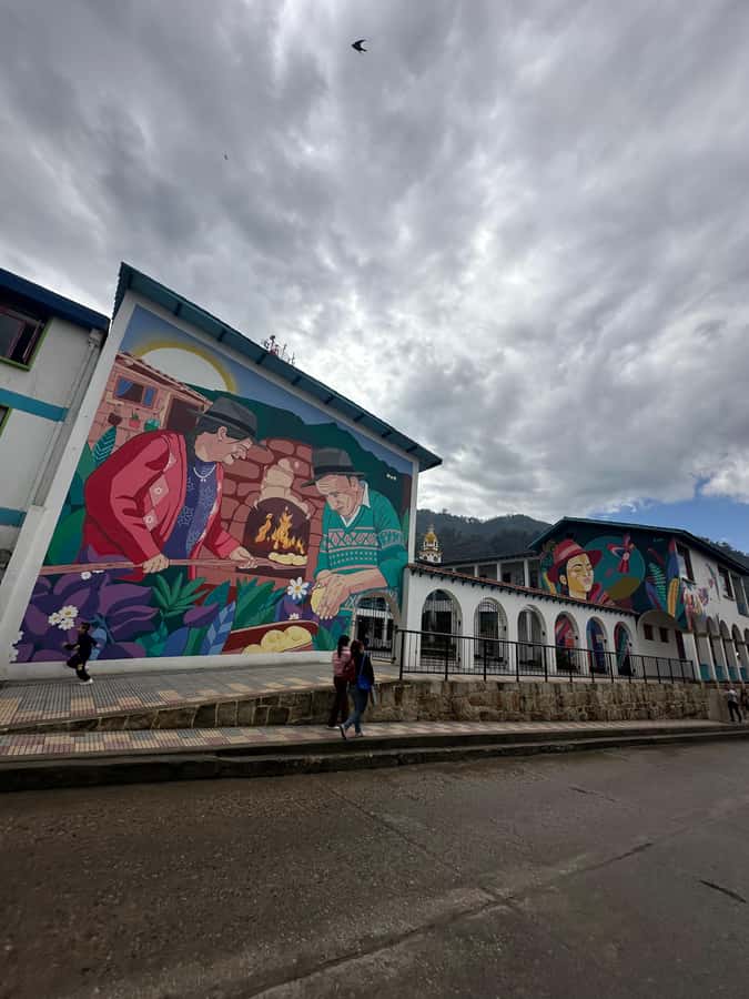 Bogotá: Visit Colombia's Highest Waterfalls & Guadalupe Hill - How the day feels in practice