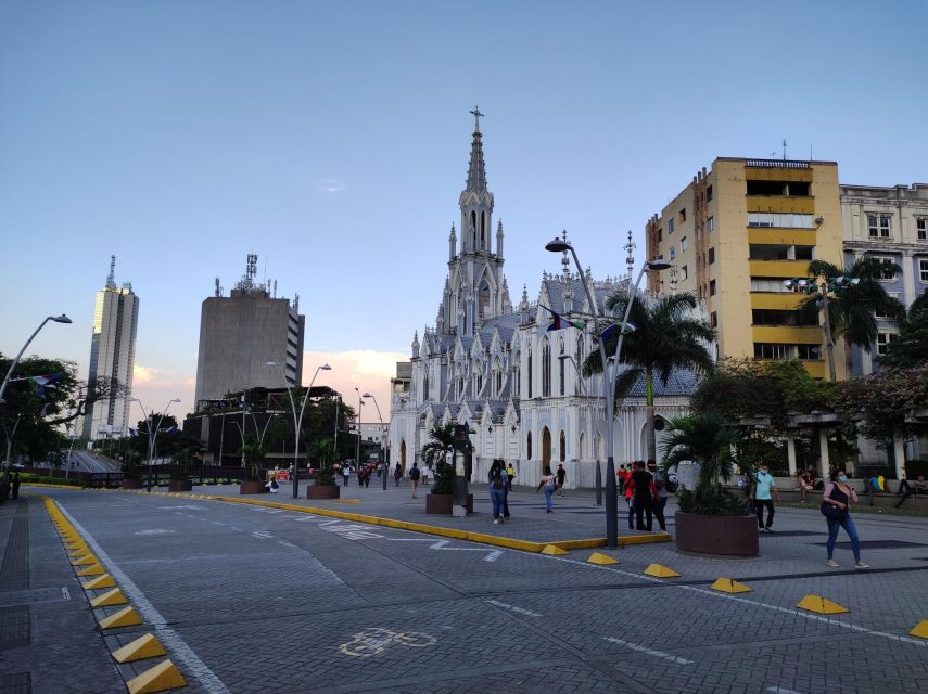 Cali: Cristo Rey, Tertulia Museum & Downtown Cali City Tour - Downtown Cali on foot
