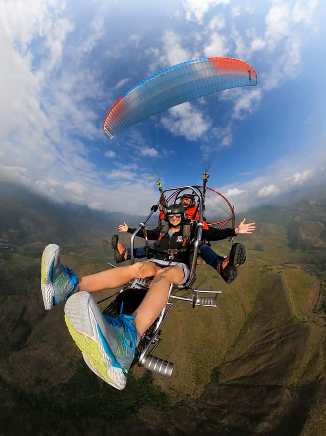 Cali: Paratrike Flight - Paragliding - Leaving Cali for the Valle del Cauca sky