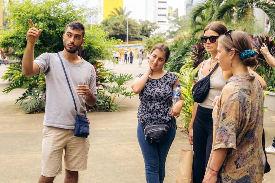 Cali: Street Food Tour - Murals, crafts, and the city’s creative side