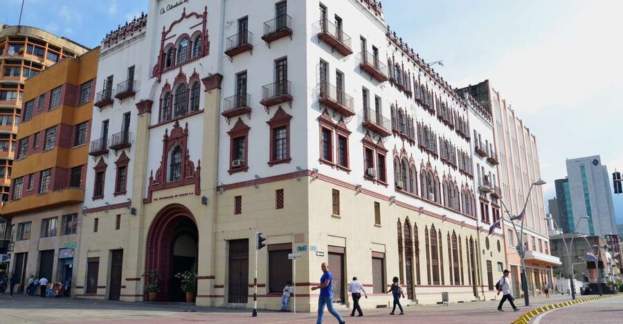 Cali: Three hours walking Cali City discovery tour - Plaza de Caicedo and the civic heart of the city