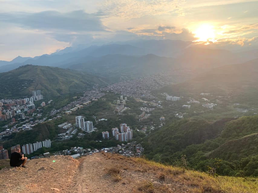Cali: TRES CRUCES - Cali's most popular hike and monument - Reaching the Three Crosses Monument