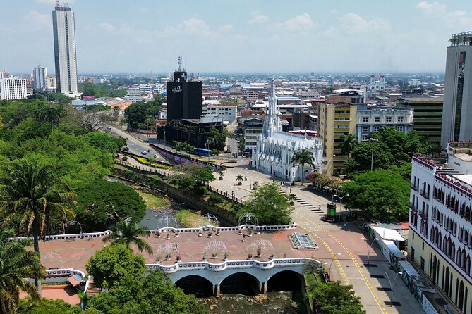 Cali: Walking tour of the historic center - Starting with salsa at Jairo Varela Plaza
