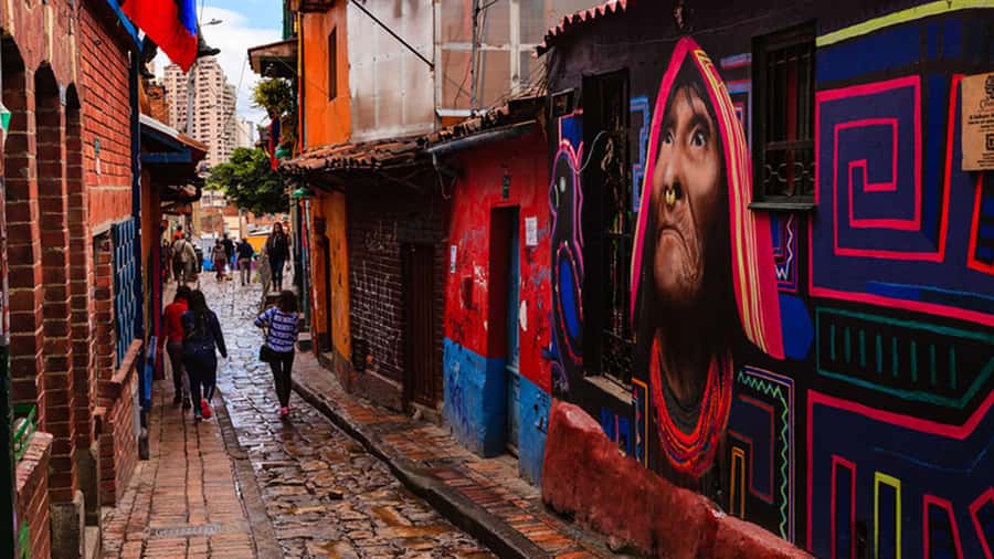 Candelaria Unveiled: Cool-tural Heritage Walking Tour - Why this La Candelaria walk works well