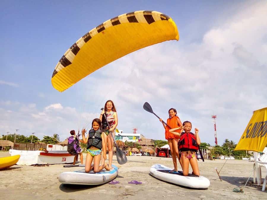 Cartagena: 1-Hour Paddleboard Rental or Private Lesson - Getting set up with board, paddle, and life jacket
