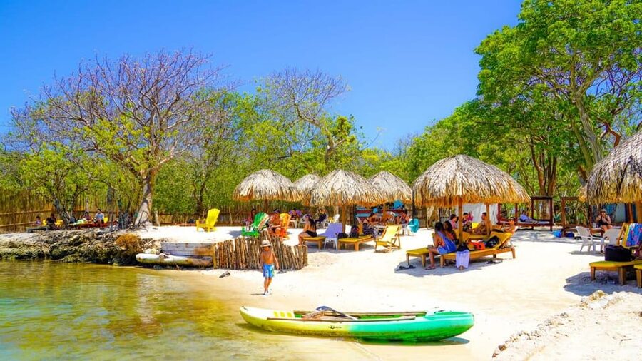 CARTAGENA: 4 islands by sport boat +oceanarium tickets - Lunch and clear water on Baru