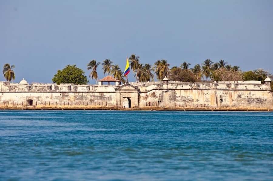 Cartagena: 5 Islands Premium Tour with Lunch and Snorkeling - What this Cartagena island tour is really like