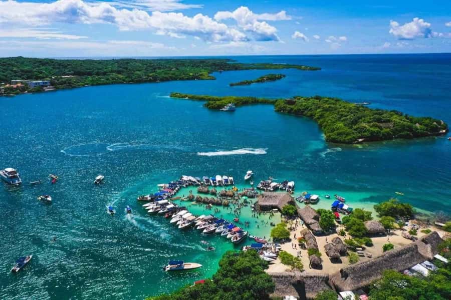 Cartagena: 5 Rosario Islands, Full party with drinks, Snorkeling and lunch - Isla Grande and a proper pause by the water