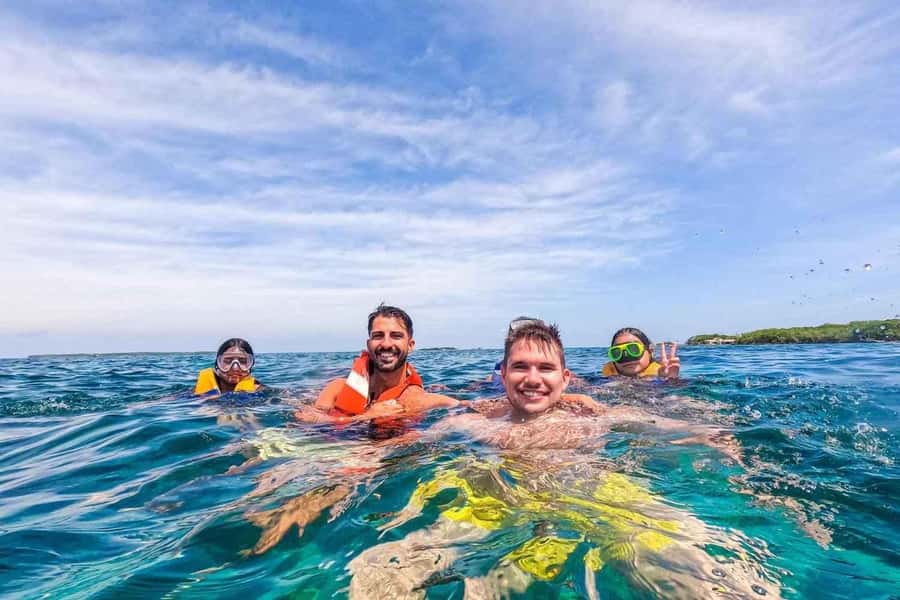 Cartagena: 5 Rosario Islands, Full party with drinks, Snorkeling and lunch - What is included, and what you still need to pay for