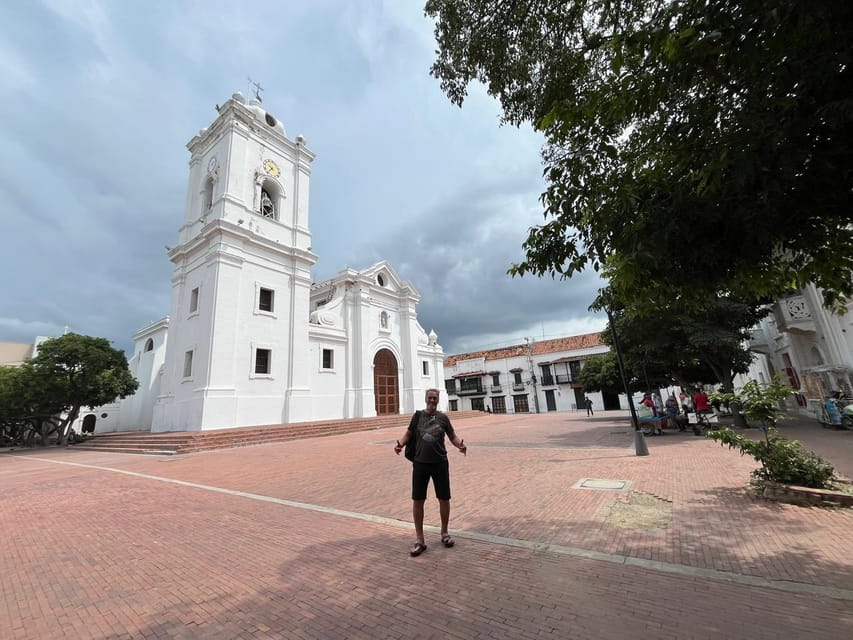 Cartagena: Barranquilla and Santa Marta BILINGUAL GUIDE - The final photo stops before Cartagena