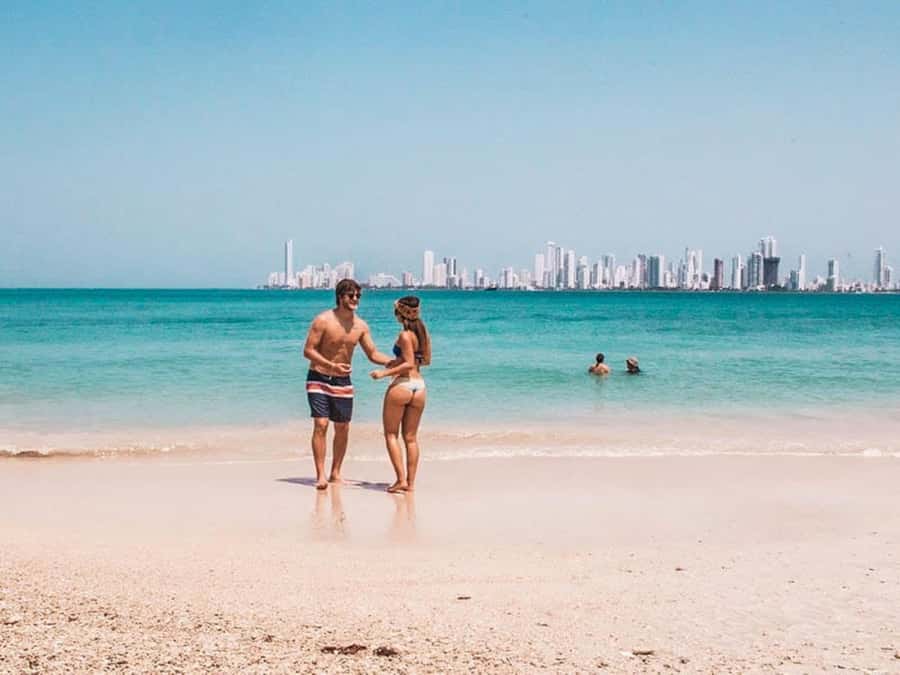 Cartagena: BEACH DAY ON TIERRA BOMBA ISLAND PUNTARENA - A five-minute boat ride from Cartagena
