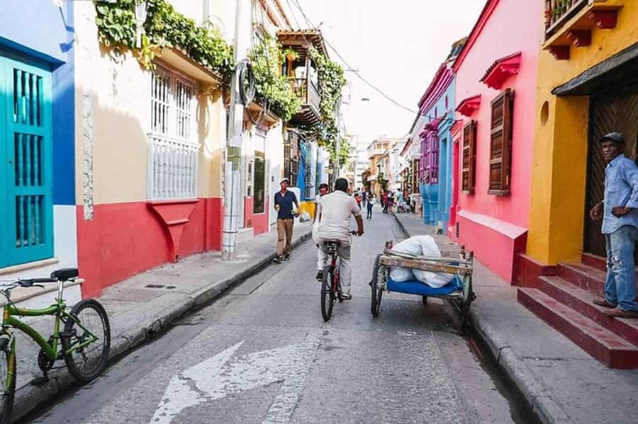 Cartagena: Bike rental 1 hour to 24 hours - Riding through Cartagena’s Historic Center