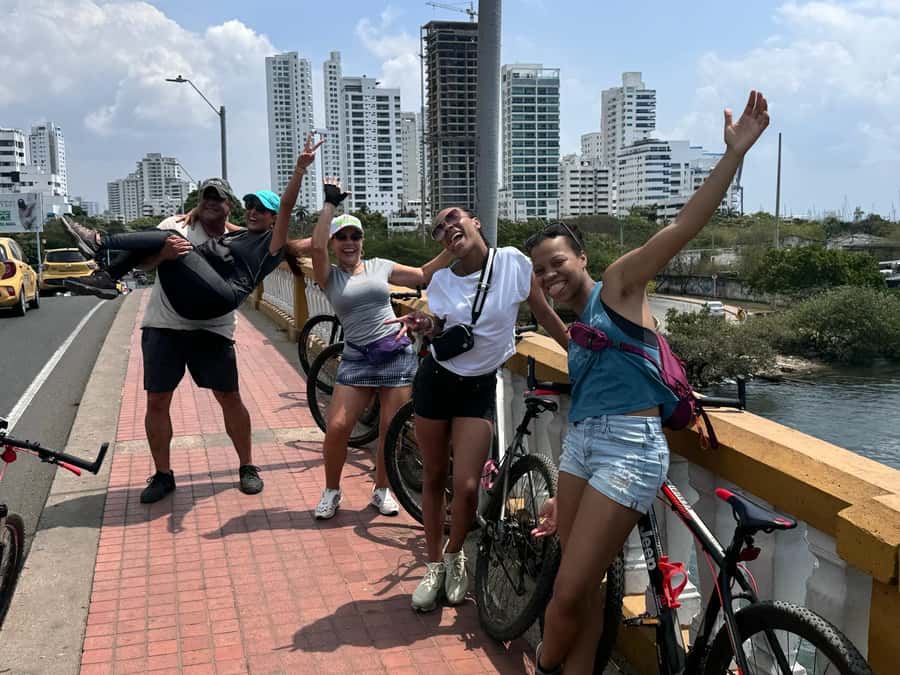CARTAGENA: BIKE RIDE WITH LUNCH AT BOURDAIN'S FAVORITE SPOT - Key points before you book