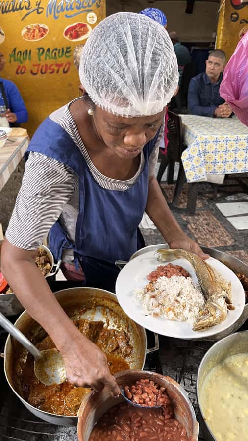 CARTAGENA: BIKE RIDE WITH LUNCH AT BOURDAIN'S FAVORITE SPOT - Who should book this Cartagena ride?