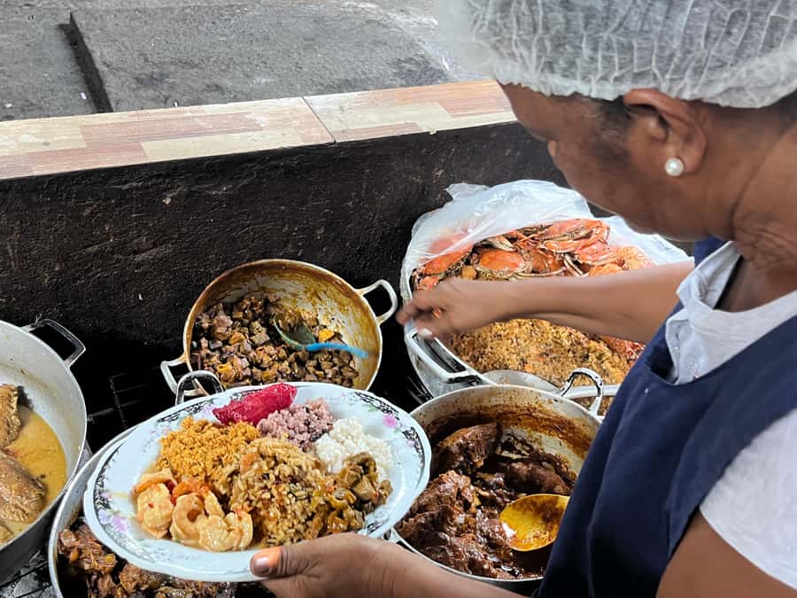 CARTAGENA: BIKE RIDE WITH LUNCH AT BOURDAIN'S FAVORITE SPOT - Getsemaní by bicycle