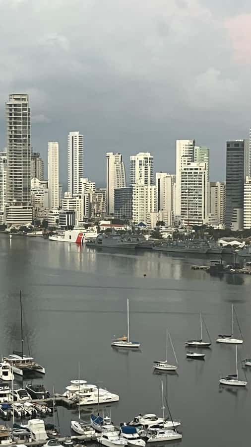 CARTAGENA: BIKE RIDE WITH LUNCH AT BOURDAIN'S FAVORITE SPOT - Bazurto Market and the Bourdain connection