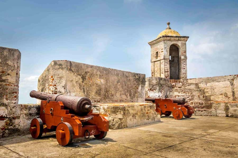 Cartagena: BILINGUAL CITYTOUR + SAN FELIPE CASTLE & Old city - San Felipe Castle gives this tour its real weight
