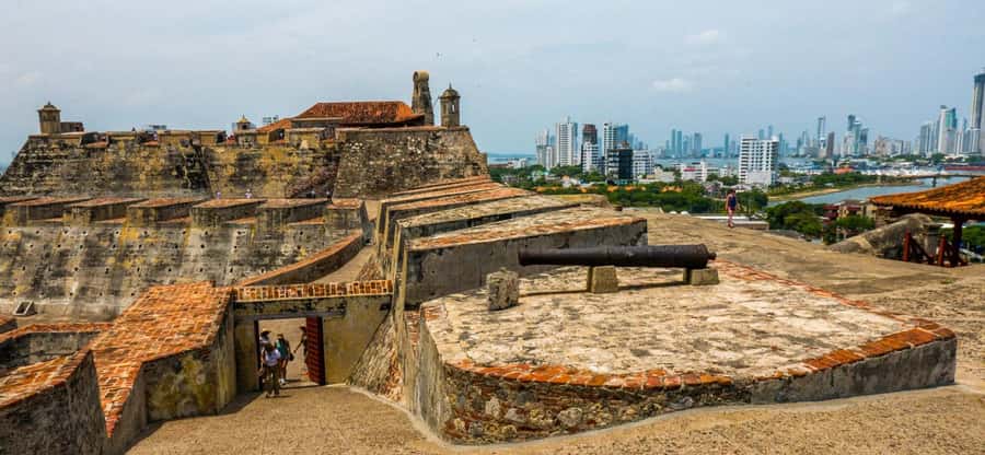 Cartagena: BILINGUAL CITYTOUR + SAN FELIPE CASTLE & Old city - Who gets the best value from this Cartagena tour?